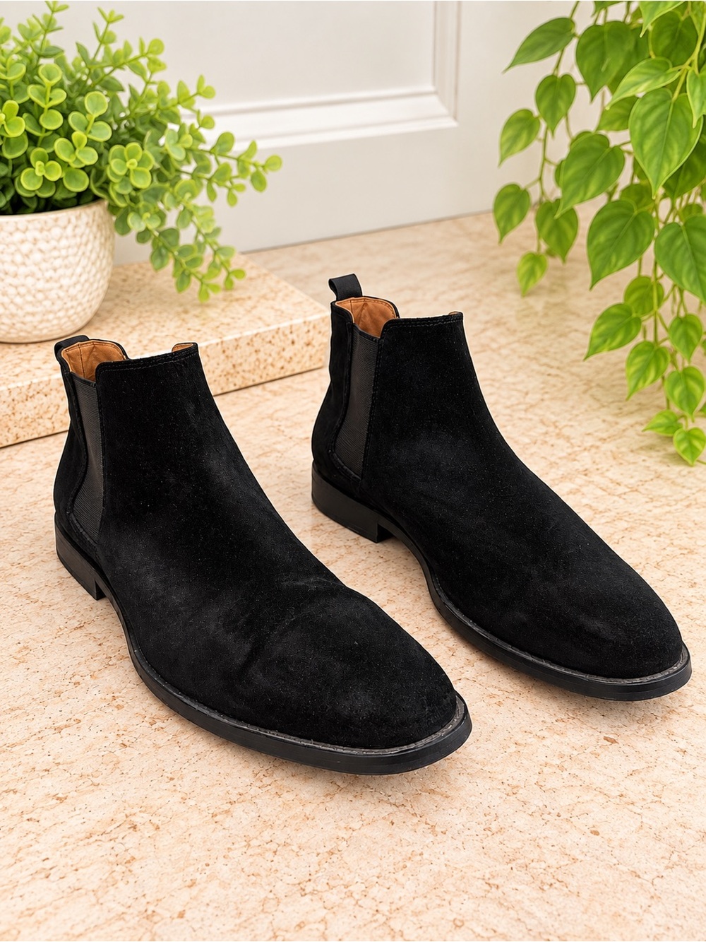 ALDO Men’s Black Suede Chelsea Boots Size 10.5